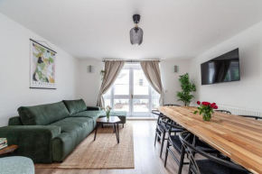 Arte Stays Serviced Houses Stratford - 3 Bedrooms 2 Bathrooms Houses London, Stratford, Maryland, Free Parking, Garden, Weekly or Monthly Stays - up to 8 guests